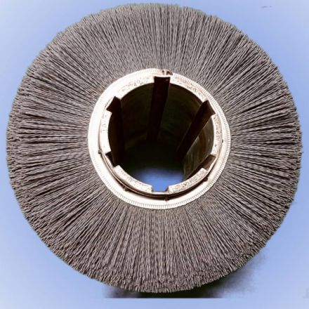 cylinrical brush with abrasive filaments